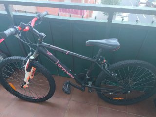 Bicicleta de Montaña B'Twin Negra
