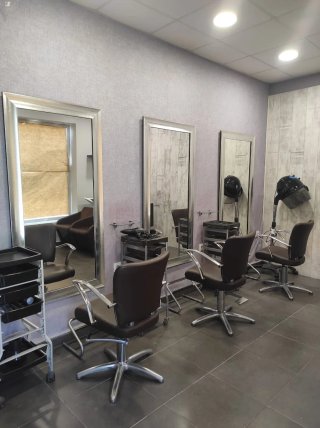 3 Sillones de Peluquería y 3 espejos