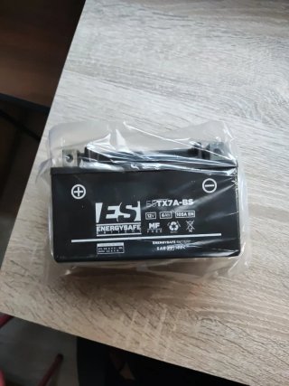 Batería para moto Energysafe YTX7A-BS