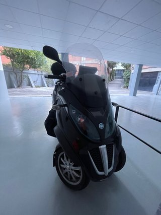 Piaggio MP3 500