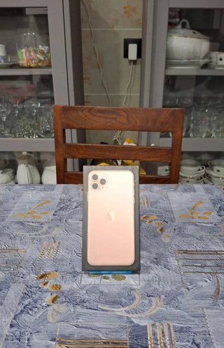 Caja iPhone 11 Pro Max Dorado