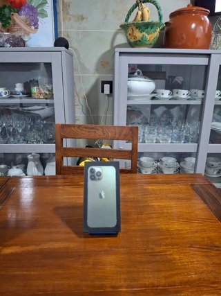 Caja iPhone 13 Pro Max verde