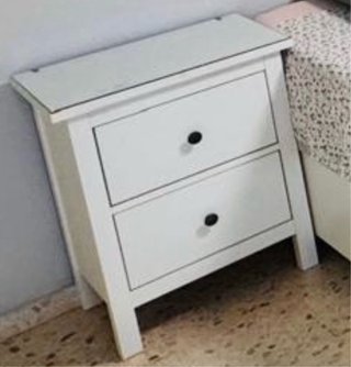Mesitas de noche blancas