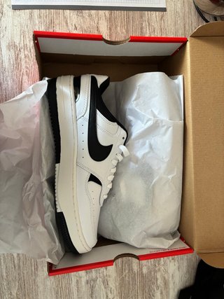 Zapatillas Nike Blancas y Negras