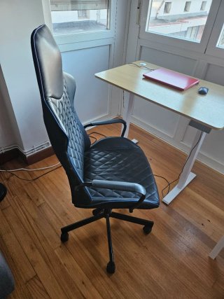 Silla Gamer Negra con Acabado Acolchado
