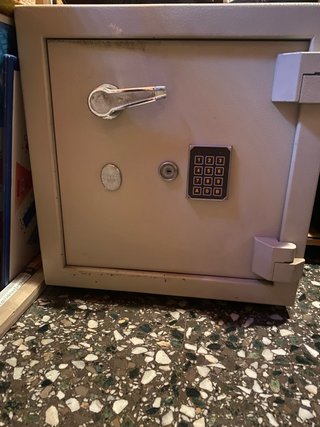 Caja fuerte ARFE con teclado y llave