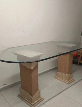 Mesa de Comedor Ovalada con Base de Piedra