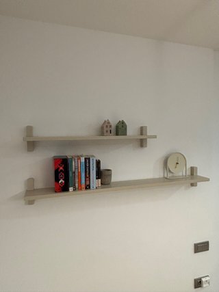 2 Estantes de Pared de Madera tono Beige