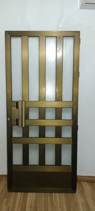 Puerta de Aluminio con Cristal