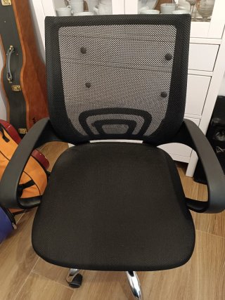 Silla de oficina negra