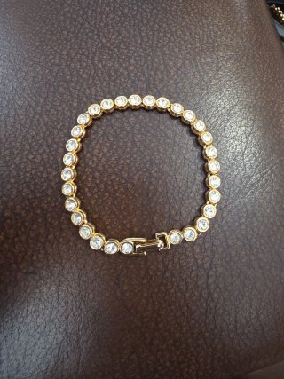 Pulsera Estilo Tennis Dorada con Cristales