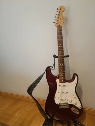 Guitarra Eléctrica Fender Stratocaster