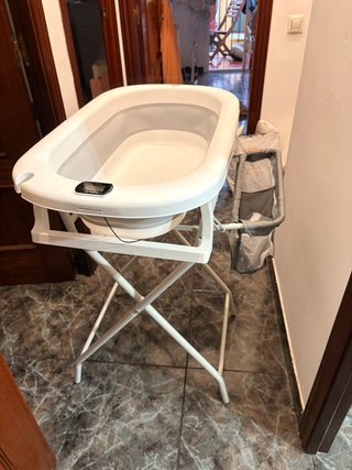 Bañera para bebé con patas