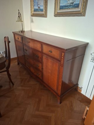 Aparador de salón de madera