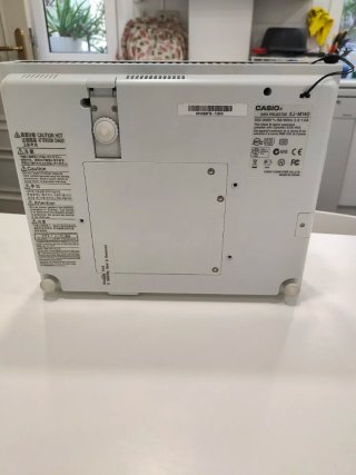 Proyector Casio XJ-M140 (Híbrido LED/Láser). Nuevo