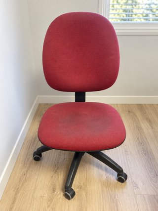 Sillas de oficina rojas (x7)