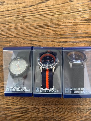 3 Relojes World Time Internacional