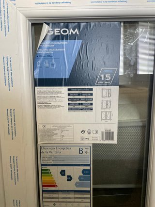 Ventana PVC Oscilobatiente GEOM 100x100cm