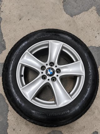 Llanta BMW R18 con neumático Continental