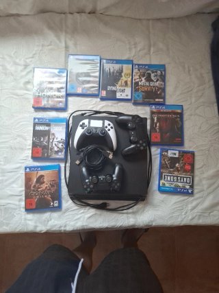 Consola PlayStation 4 (PS4) con juegos