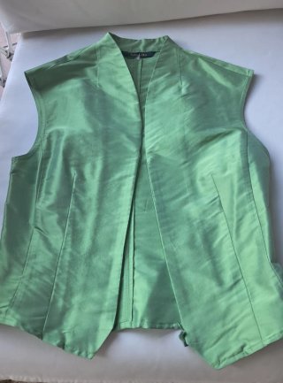 Elegante camisa de seda verde