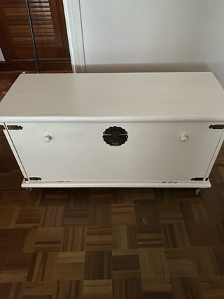 Baúl de madera blanco pintado
