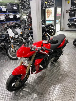 Triumph Street Triple R (2007-2010)