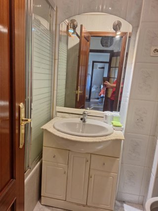 Mueble de baño con espejo