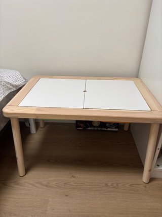 Mesa Infantil de Madera y Blanco