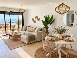 Ático en alquiler en El Padrón - El Velerín - Voladilla en Estepona
