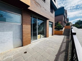 Local comercial en venta en Bola de Oro - Serrallo en Granada