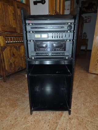 Cadena de música con mueble