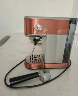 Cafetera Espresso con Acabado Cobre