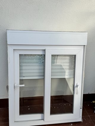 Ventana de PVC con Persiana