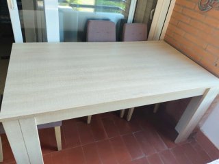 Mesa de Comedor de Madera