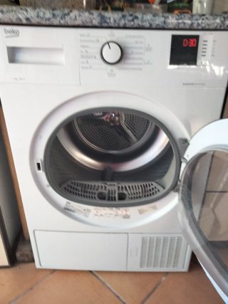 Secadora Beko Blanca Bomba de calor 7 kilos. DHS