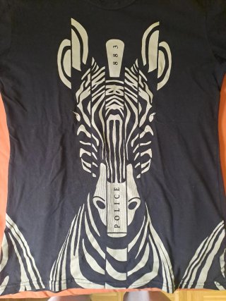 Camiseta Negra Police