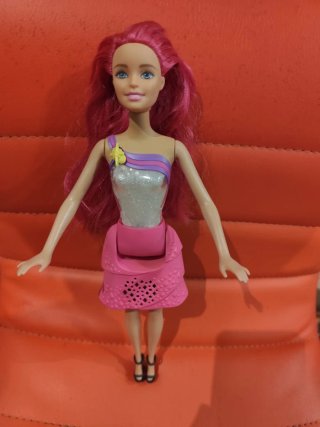 Muñeca Barbie con Pelo Rosa