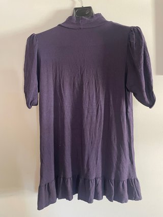 Camiseta Morada con Mangas Abullonadas