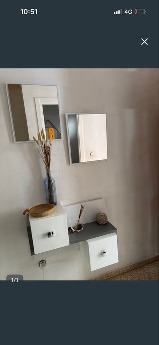 Entradita moderna con espejos