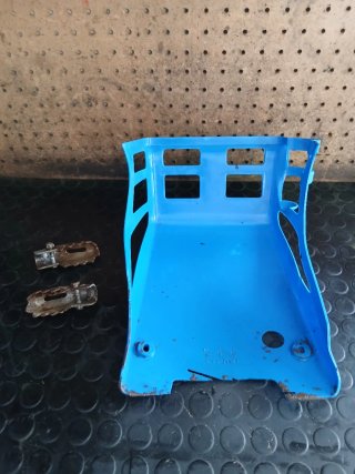 Cubre cárter y estriberas Suzuki DR BIG