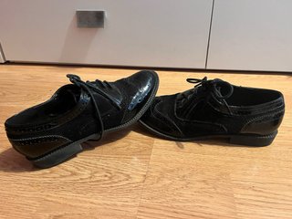 Zapatos Negros