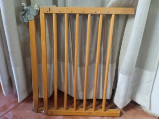Barrera Extensible de Madera para Escaleras