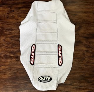 Funda de asiento para moto Guts Racing SIN USAR