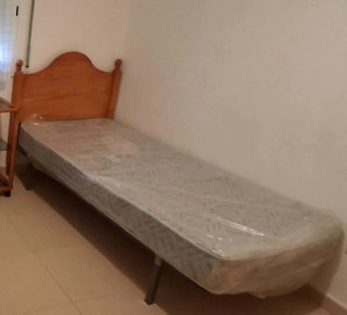 2 Colchones de 90 y cabeceros madera