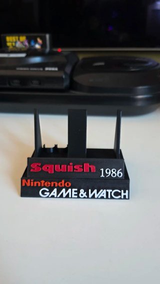 Expositor Game & Watch personalizado SQUISH