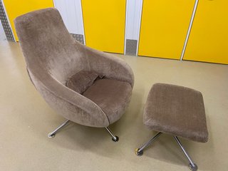 Butaca con reposapiés estilo retro