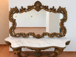 Mueble recibidor con espejo clásico