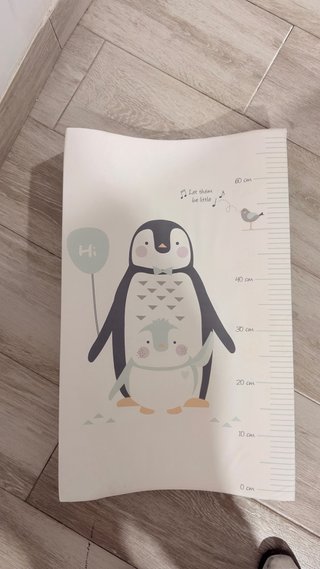 Cambiador para bebé con diseño de pingüinos