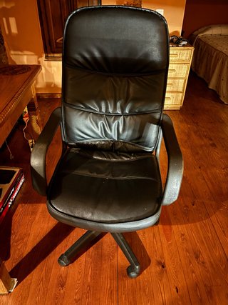 Silla de estudio en polipiel negra